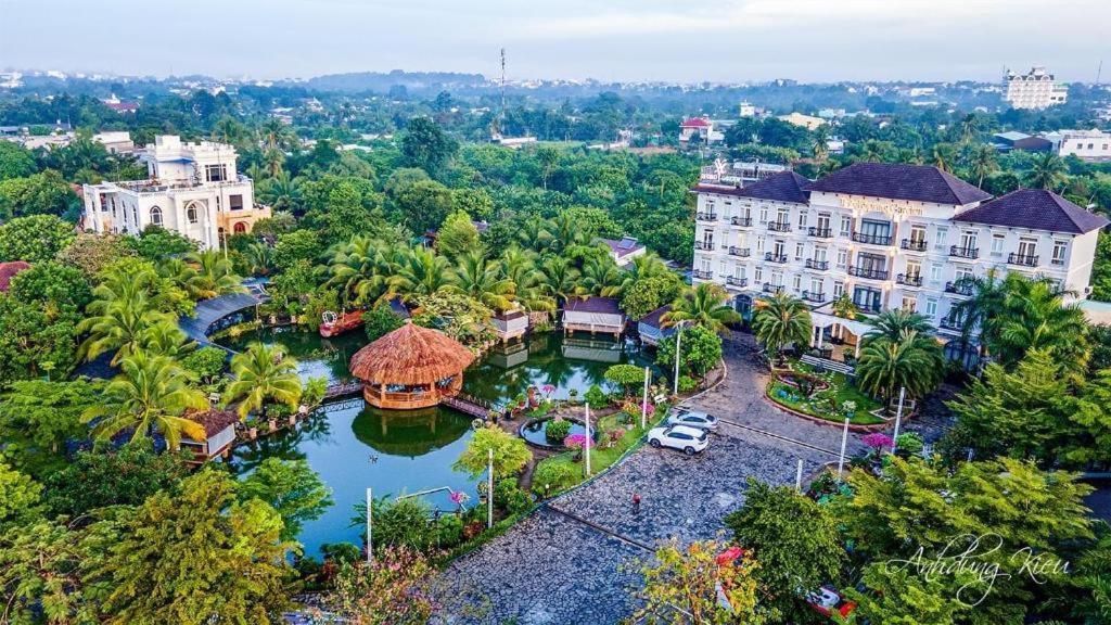Spring Garden Hotel Lk Long Khanh Екстер'єр фото