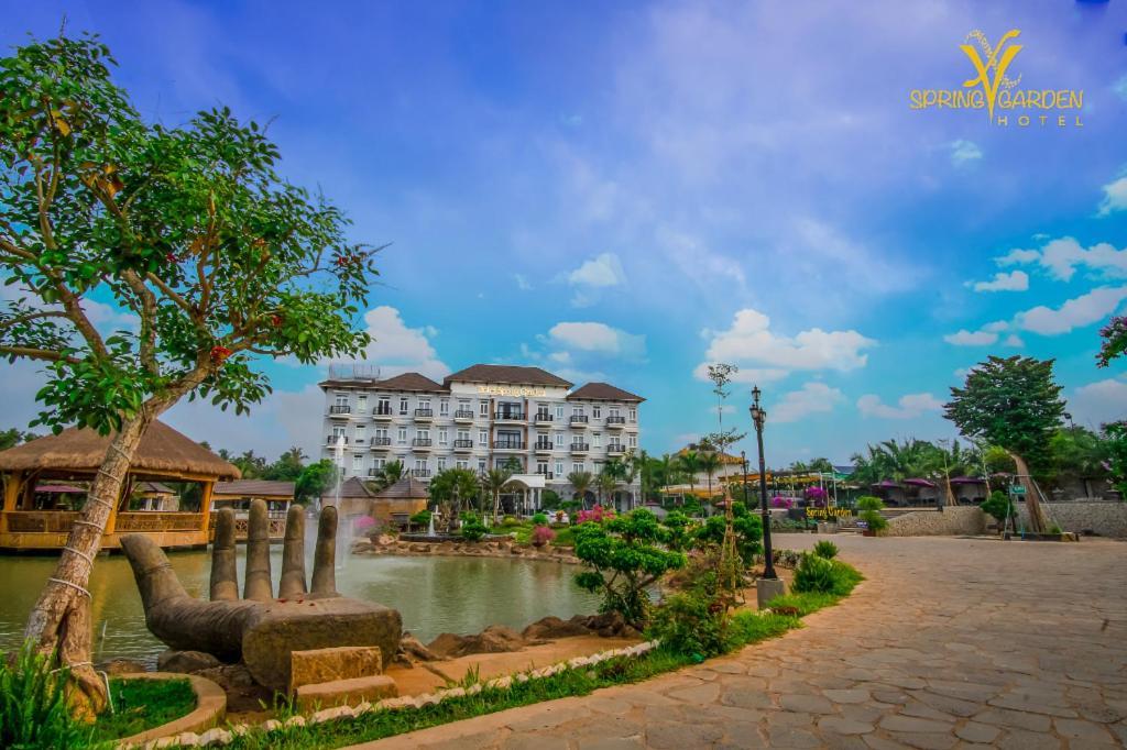 Spring Garden Hotel Lk Long Khanh Екстер'єр фото