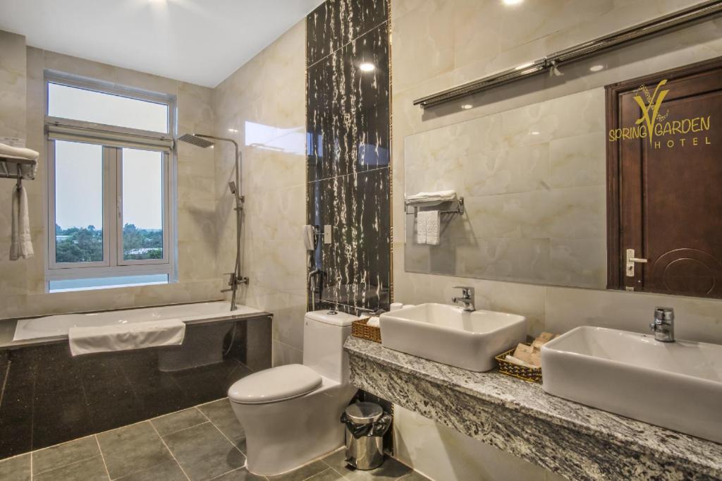 Spring Garden Hotel Lk Long Khanh Екстер'єр фото