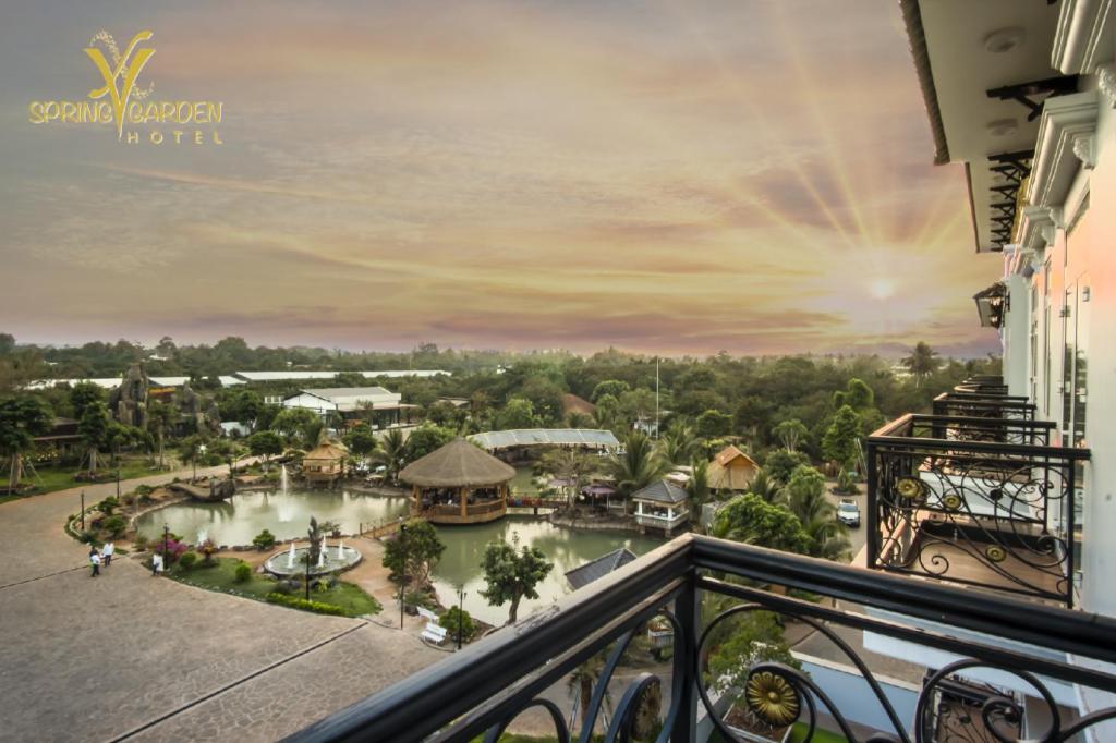 Spring Garden Hotel Lk Long Khanh Екстер'єр фото